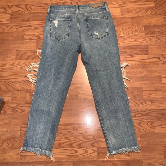 Cello Light Wash Straight leg Destroyed Cut Jeans - Picture 10 of 13